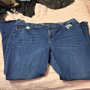 Old Navy Women's Straight Leg Jeans in Blue